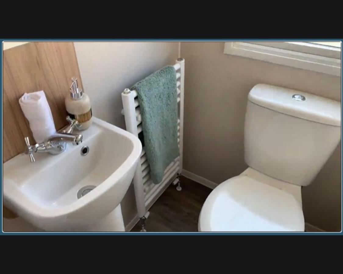 Exotic 3-Bed Caravan At Newquay Holiday Park Villa ภายนอก รูปภาพ
