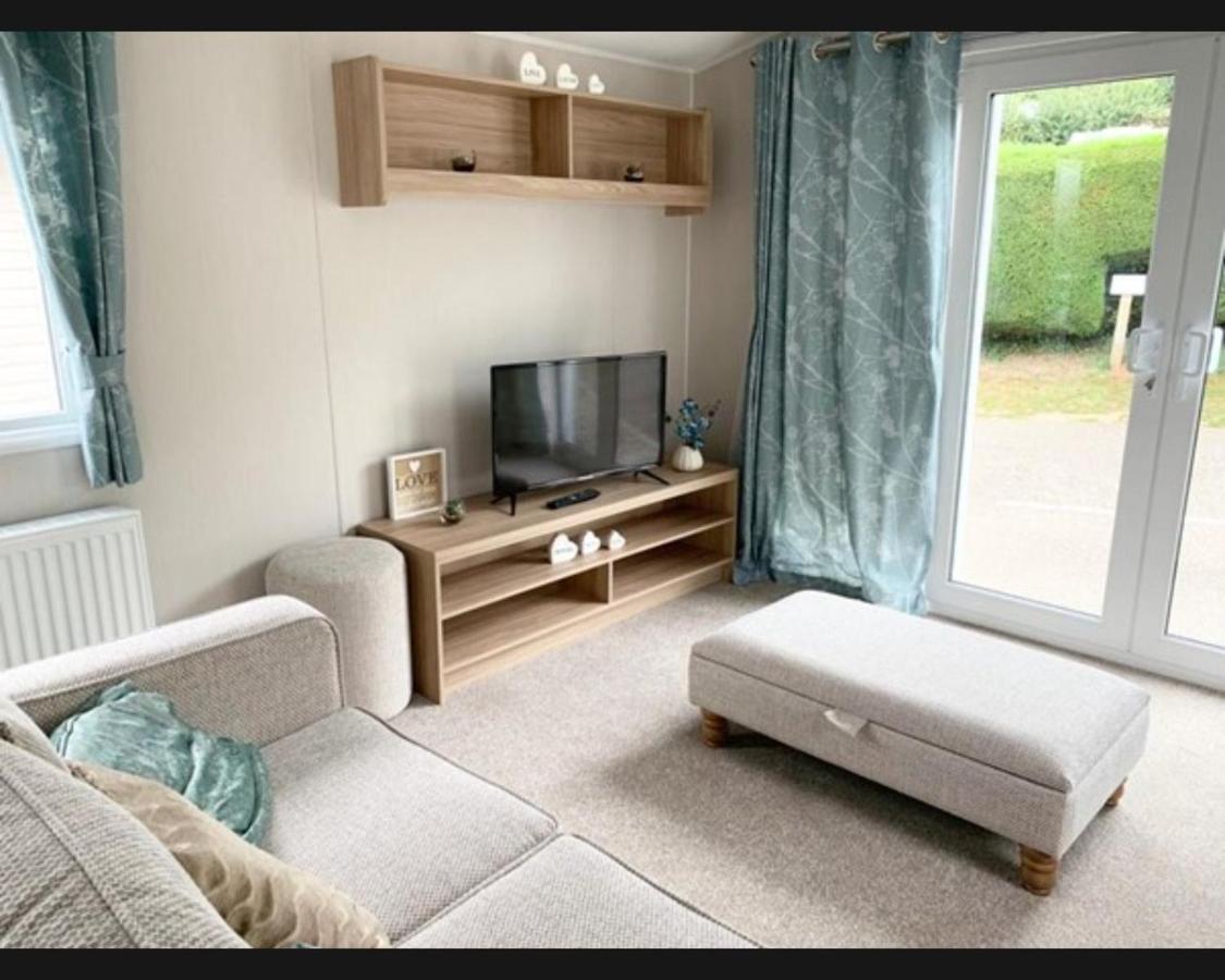 Exotic 3-Bed Caravan At Newquay Holiday Park Villa ภายนอก รูปภาพ