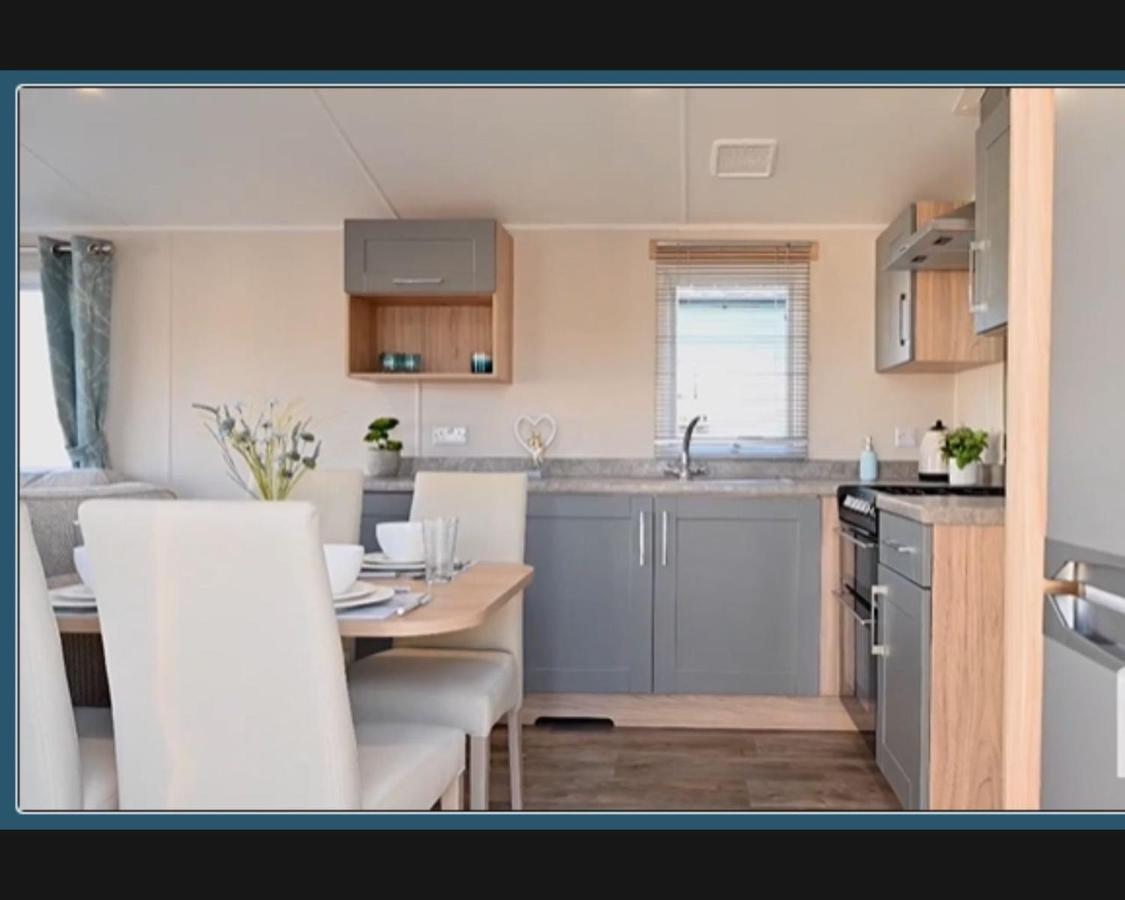 Exotic 3-Bed Caravan At Newquay Holiday Park Villa ภายนอก รูปภาพ