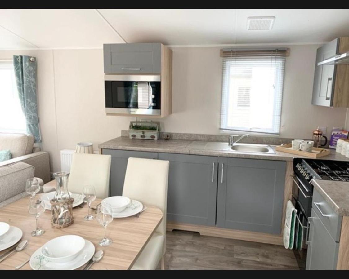 Exotic 3-Bed Caravan At Newquay Holiday Park Villa ภายนอก รูปภาพ