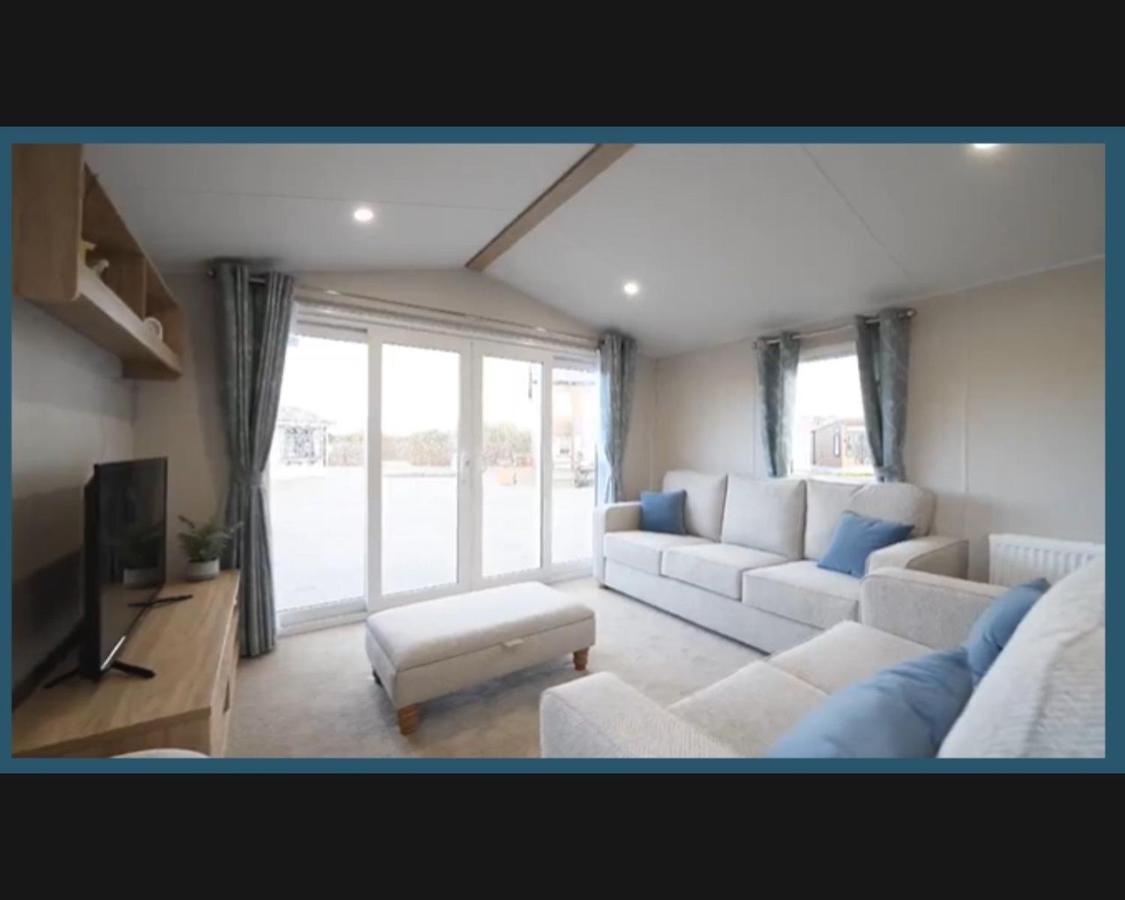Exotic 3-Bed Caravan At Newquay Holiday Park Villa ภายนอก รูปภาพ