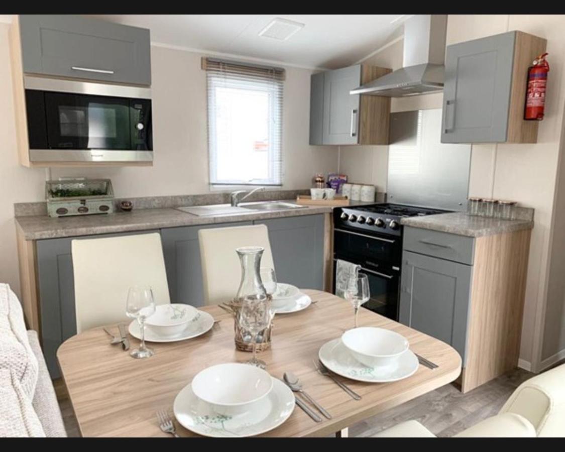 Exotic 3-Bed Caravan At Newquay Holiday Park Villa ภายนอก รูปภาพ
