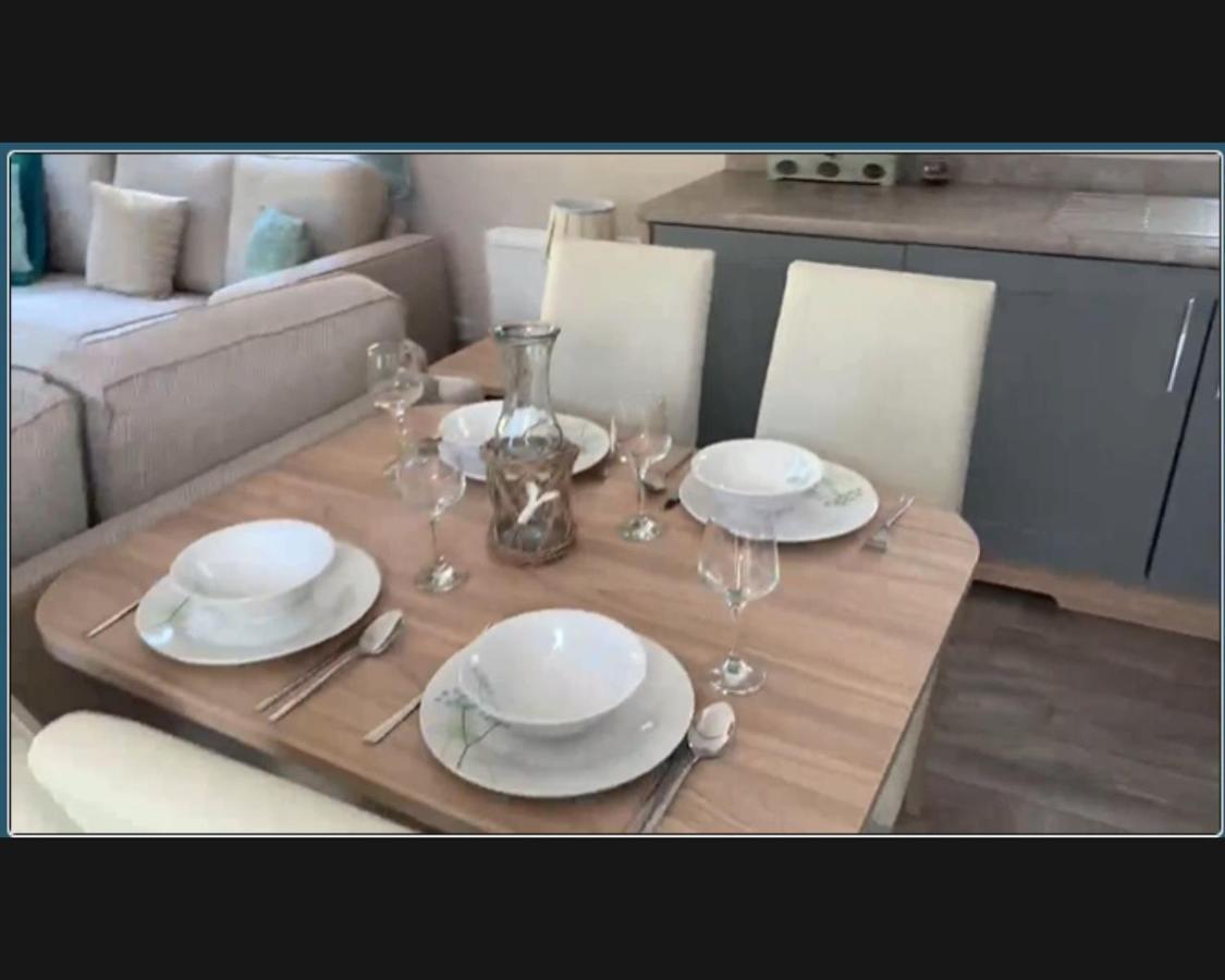 Exotic 3-Bed Caravan At Newquay Holiday Park Villa ภายนอก รูปภาพ
