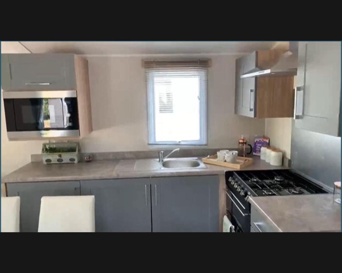 Exotic 3-Bed Caravan At Newquay Holiday Park Villa ภายนอก รูปภาพ