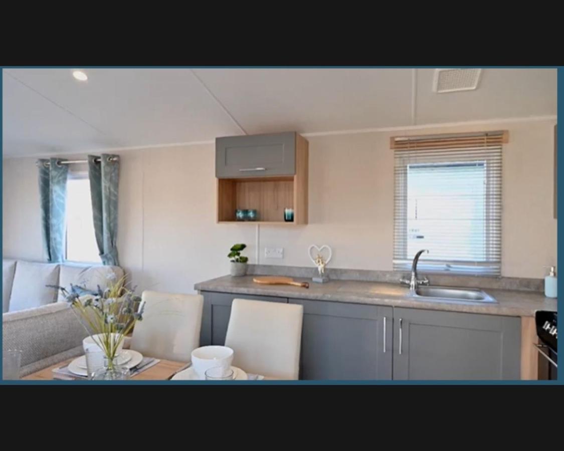 Exotic 3-Bed Caravan At Newquay Holiday Park Villa ภายนอก รูปภาพ