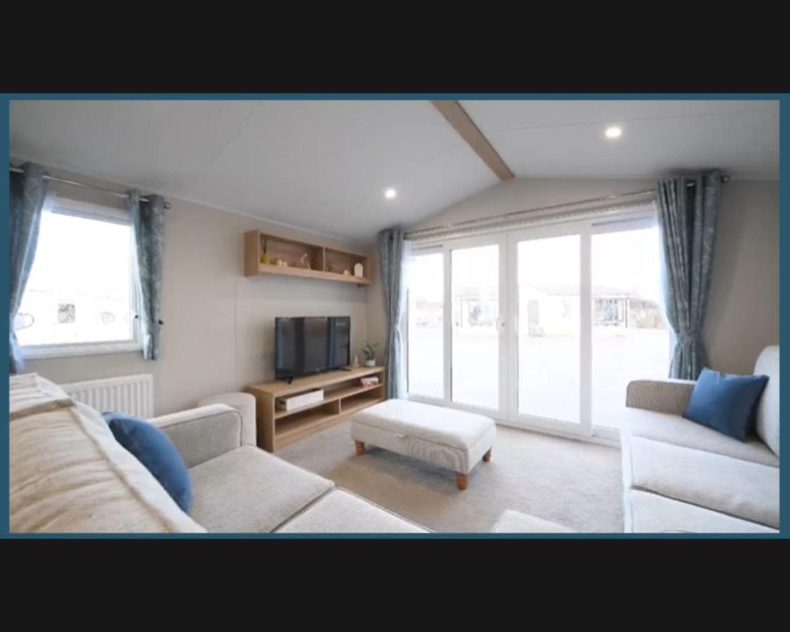 Exotic 3-Bed Caravan At Newquay Holiday Park Villa ภายนอก รูปภาพ