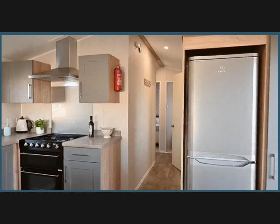 Exotic 3-Bed Caravan At Newquay Holiday Park Villa ภายนอก รูปภาพ